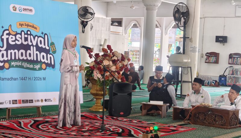 Peserta sedang mengikuti festival ramadhan di Mesjid Alfalah Sigli, Selasa (10/3/2026) (Foto.Amir Sagita.NOA.co.id).