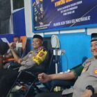 Kapolres Abdya bersama Wakapolres memimpin langsung pelaksanaan donor darah dalam rangka rangkaian operasi ketupat tahun 2026. Foto. Dok. Teukunizar/NOA.co.id
