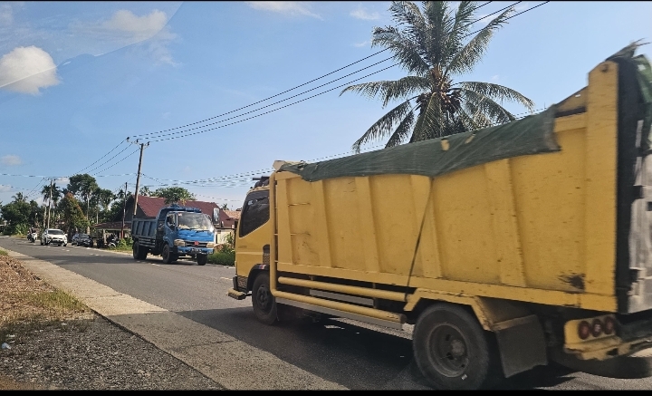 Aktivitas Hauling biji besi PT JAM disaat momen lebaran. Foto. Dok. Teukunizar/NOA.co.id