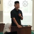 Ketua DPRK Aceh Besar Abdul Mukti saat membuka secara resmi Leadership Basic Training (LBT) PII Aceh Besar di Masjid Al Faizin, Lampeneurut, Darul Imarah, Sabtu (28/2/2026). Foto: Dok. Istimewa