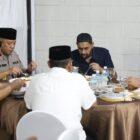 Gubernur Aceh H. Muzakir Manaf beserta Wakapolda Aceh, Brigjen Pol. Ari Wahyu Widodo, S.I.K, dan tamu undangan lainnya, menghadiri acara buka puasa bersama Sekda Aceh, M. Nasir, S.IP, MPA, di Rumah Dinas Sekda Aceh, Banda Aceh, Jumat (13/3/2026). Foto: Dok. Biro Adpim Setda Aceh