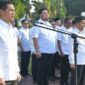 Sekda Aceh, M. Nasir, S.IP, MPA, saat memimpin Apel Perdana Pasca Idul Fitri 1447 H/2026 M yang diikuti para pejabat Eselon II, Eselon III dan IV serta seluruh ASN pada lingkungan Pemerintah Aceh, di Halaman Kantor Gubernur Aceh, Banda Aceh, Rabu, (25/3/2026). Foto: Dok. Biro Adpim Setda Aceh