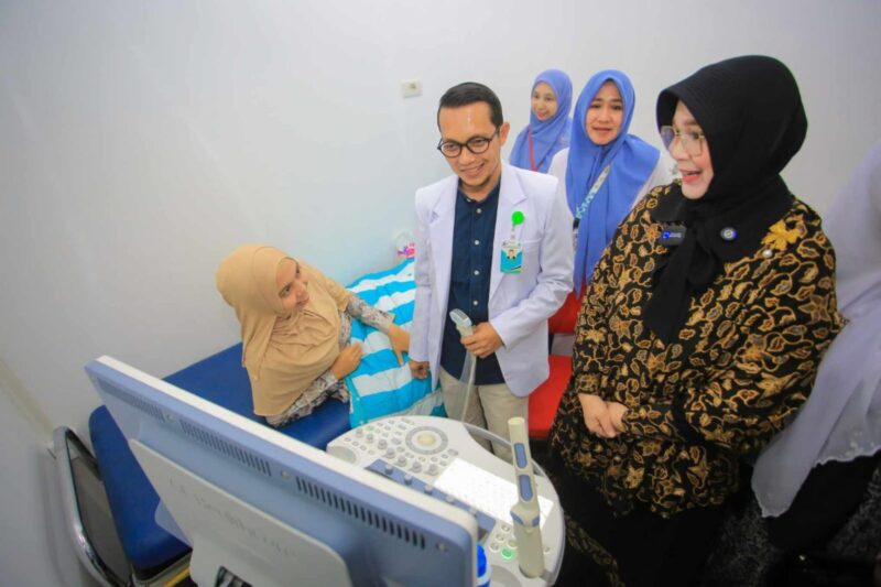 Wali Kota Banda Aceh, Illiza Sa’aduddin Djamal, memastikan pelayanan publik tetap berjalan selama libur Idulfitri 1447 H, Selasa (24/3/2026). Foto: Dok. Prokopim Kota Banda Aceh