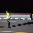 Petugas Satlantas Polresta Banda Aceh melakukan olah TKP kecelakaan lalu lintas yang menewaskan lima orang di tiga lokasi berbeda jelang Idul Fitri 1447 H, Jumat (20/3/2026). Foto: Dok. Istimewa