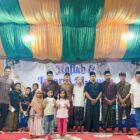 Foto bersama Komunitas Woyla, relawan, dan anak-anak yatim dalam kegiatan Peduli Yatim jelang Idul Fitri di Woyla Raya, Rabu (18/3/2026). Foto: Dok. Istimewa