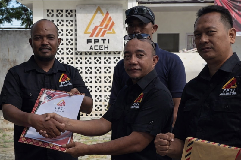 Roni Guswandi mendaftarkan diri sebagai calon Ketua Umum Pengprov FPTI Aceh pada hari terakhir pendaftaran, 15 Maret 2026. Foto. Dok. Teukunizar/NOA.co.id