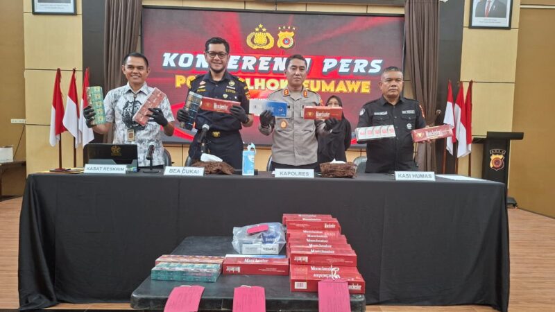 Polres Lhokseumawe berhasil mengungkap peredaran rokok ilegal yang tidak dilengkapi pita cukai serta tidak mencantumkan peringatan kesehatan dalam sebuah penindakan di wilayah hukumnya. Dok. Polres  Lhokseumawe