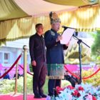 Bupati Aceh Jaya dalam sambutan pada upacara peringatan Hari Ulang Tahun (HUT) ke-24 Kabupaten Aceh Jaya, dihalaman kantor Bupati Aceh Jaya, Jumat (10/4/2026). Foto:  Pemkab Aceh Jaya