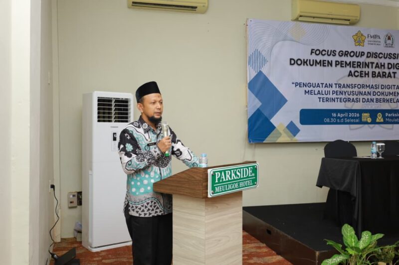 Asisten Pemerintahan dan Keistimewaan Aceh Barat, Ruswaidi, saat membuka kegiatan FGD transformasi digital pemerintahan di Meulaboh, Kamis (16/4/2026). Foto: Dok. Istimewa 