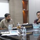 Gubernur Aceh, Muzakir Manaf, memimpin rapat koordinasi pembahasan validasi data JKA di Meuligoe Gubernur, Banda Aceh, Kamis (23/4/2026). Foto: Dok. Istimewa 