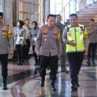 Kapolri Jenderal Listyo Sigit Prabowo bersama Kakorlantas Polri Irjen Agus Suryonugroho.

