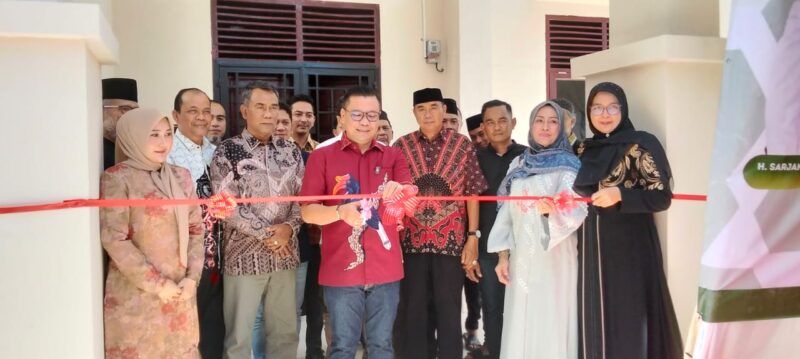 Wabup Pidie Alzaizi resmikan asrama putri di Banda Aceh, Minggu (12/4/2026) (Foto.Dok Prokopim.NOA.co.od).