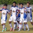 Pemain PSAP Sigli usai merayakan golnya ke gawang lawan pada laga Liga 4 Zona Aceh di Stadion Blang Paseh Kota Sigli Kabupaten Pidie, (Foto.Amir Sagita.NOA.co.id).