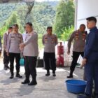 Peninjauan dapur SPPG Keumala Bhayangkari oleh Kapolres Aceh Barat Daya. Foto. Dok. Teukunizar/NOA.co.id.