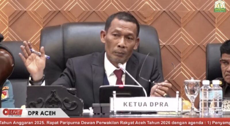 Ketua DPRA Zulfadhli menyampaikan pidato dalam Rapat Paripurna LKPJ Gubernur Aceh Tahun Anggaran 2025 di Banda Aceh, Senin (6/4/2026). Foto: Dok. DPRA