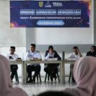 Wali Kota Banda Aceh, Illiza Sa’aduddin Djamal, membuka rapat koordinasi Asokulam di Kecamatan Kuta Alam, Rabu (8/4/2026). Foto: Dok. Prokopim Kota Banda Aceh