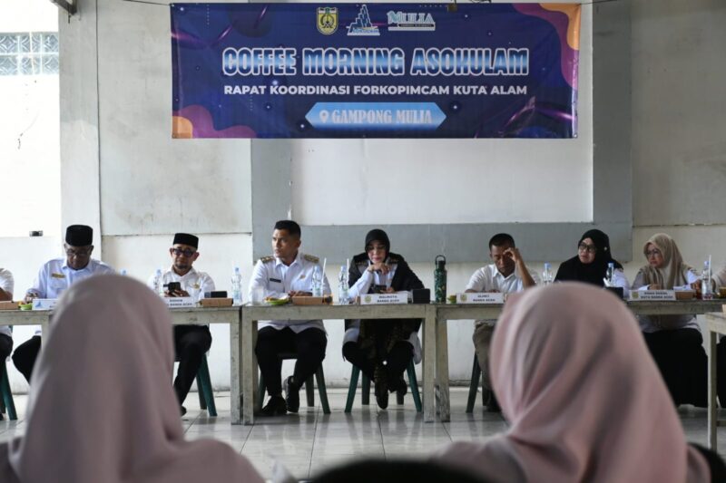 Wali Kota Banda Aceh, Illiza Sa’aduddin Djamal, membuka rapat koordinasi Asokulam di Kecamatan Kuta Alam, Rabu (8/4/2026). Foto: Dok. Prokopim Kota Banda Aceh