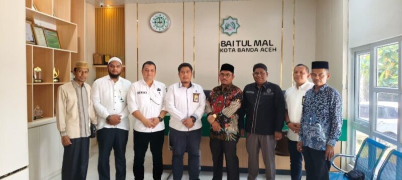 Foto bersama usai pertemuan BPVP bersama Baitul Mal Kota Banda Aceh untuk membahas program pelatihan keterampilan pemuda, Rabu (15/4/2026). Foto: Dok. Diskominfo Kota Banda Aceh
