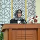 Hj Efiaty Z menyampaikan harapan agar pengembangan sektor tiram di Alue Naga mendapat dukungan lintas pihak demi penguatan ekonomi warga pesisir, Rabu (15/4/2026). Foto: Dok. DPRK Banda Aceh