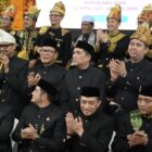 Peserta rapat paripurna HUT ke-821 Banda Aceh mengenakan busana adat Serune Kale di Banda Aceh, Rabu (22/4/2026). Foto: Dok. DPRK Banda Aceh