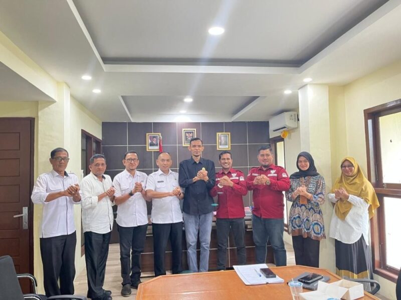 Pertemuan Diskominfotik Banda Aceh dan Komisi Informasi Aceh dalam rangka penguatan keterbukaan informasi publik di Banda Aceh, Rabu (29/4/2026). Foto: Dok. Diskominfo Kota Banda Aceh