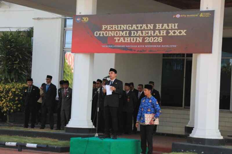 Pemerintah Kota Lhokseumawe menggelar upacara peringatan Hari Otonomi Daerah ke-XXX Tahun 2026 yang berlangsung khidmat dan tertib di halaman Kantor Wali Kota, Senin (27/04/2026). Dok. Pemko Lhokseumawe