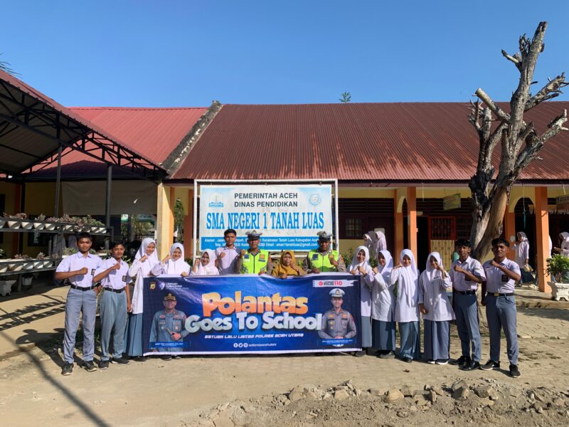 Satlantas Polres Aceh Utara melaksanakan kegiatan penyuluhan keselamatan berlalu lintas kepada para pelajar di SMA Negeri 1 Tanah Luas pada Senin, 27 April 2026. Dok. Polres Aceh Utara