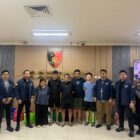 Petugas Bareskrim Polri menyerahkan tersangka dan barang bukti kasus perjudian online kepada Jaksa Penuntut Umum di Kejaksaan Negeri Jakarta Selatan, Selasa (31/3/2026). Foto: Dok. Istimewa 