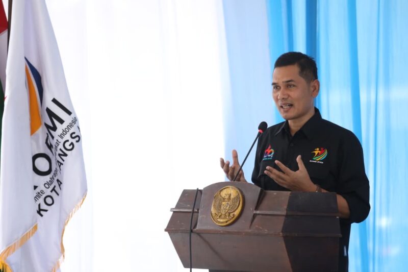 Sekda Aceh M. Nasir memberikan sambutan saat pelantikan pengurus KORMI Kota Langsa periode 2026-2030 di Pendopo Wali Kota Langsa, Minggu (10/5/2026). Foto: Dok. Istimewa 