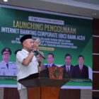 Bupati Safwandi, melaunching penggunaan Internet Banking Corporate (IBC) Bank Aceh di Aula DPMPKB Aceh Jaya, Kamis (7/5/2026). Foto: Dok. Pemkab Aceh Jaya