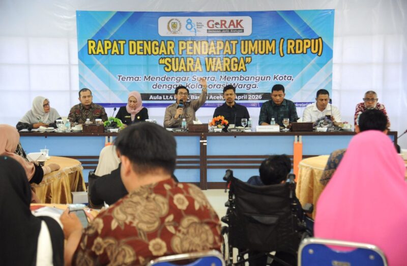 Ketua DPRK Banda Aceh Irwansyah ST memimpin Rapat Dengar Pendapat Umum (RDPU) di Aula DPRK Banda Aceh, Kamis (30/4/2026). Foto: Dok. DPRK Banda Aceh
