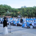 Wali Kota Banda Aceh Illiza Sa’aduddin Djamal melepas keberangkatan 287 jemaah calon haji kloter pertama di halaman Balai Kota Banda Aceh, Selasa (5/5/2026). Foto: Dok. Prokopim Kota Banda Aceh