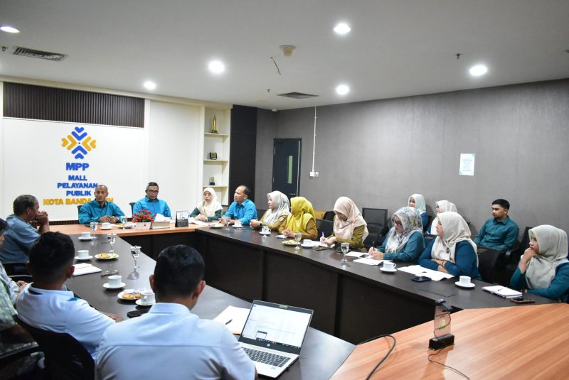 Forum fasilitasi DPMPTSP Banda Aceh untuk pelaku usaha kesehatan pada Selasa (5/5/2026), dipimpin Mohd Ichsan bersama OPD teknis terkait. Foto: Dok. Diskominfo Kota Banda Aceh