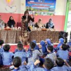 Bunda PAUD Aceh Barat, Ny. Afrinda Novalia, S.E., M.M., membuka kegiatan Sosialisasi Keselamatan Lalu Lintas bagi anak usia dini di TK Negeri 2 Meulaboh, Kamis (7/5/2026). Foto: Dok. Pemkab Aceh Barat