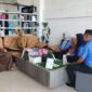 Sekretaris Dispersip Banda Aceh Nella Vanessa menerima kunjungan Tim Erlangga Pusat di kantor Dispersip Banda Aceh, Senin (11/05/2026). Foto: Dok. Diskominfo Kota Banda Aceh
