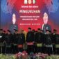 Wali Nanggroe Aceh Teungku Malik Mahmud Al Haytar mengukuhkan pengurus Majelis Adat Aceh (MAA) masa bakti 2026–2031 di Pendopo Wali Nanggroe, Banda Aceh, Sabtu (9/5/2026). Foto: Dok. Istimewa 