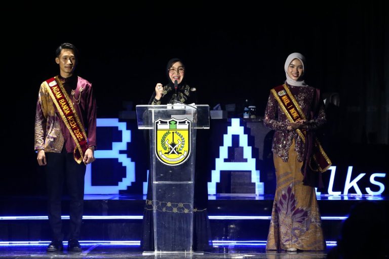 Walikota Banda Aceh Illiza Saaduddin memberikan Sambutan pada Pembukaan Program BAA kota Banda Aceh. Foto: Humas Kota Banda Aceh.