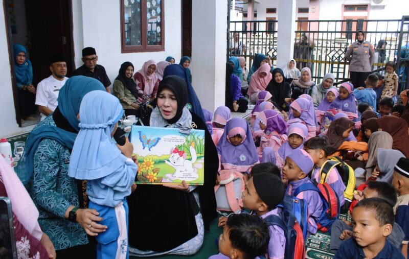Wali Kota Banda Aceh saat mengunjungi PAUD Nuruzzahra, pada Jumat (1/8/2025). Foto: Humas Banda Aceh