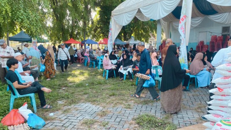 Masyarakat Banda Aceh antusias belanja di pasar murah yang diselenggarakan Pemko Banda Aceh, di Gampong Panteriek, pada Rabu (13/5/2026). Foto: Humas Banda Aceh