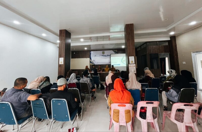 Dinas Sosial Kota Banda Aceh memfasilitasi kegiatan sosialisasi program JKN yang diselenggarakan BPJS Kesehatan Cabang Banda Aceh bagi petugas SLRT se-Kota Banda Aceh, di Aula Dinas Sosial Kota Banda Aceh, pada Senin (12/5/2026). Foto: Humas Banda Aceh