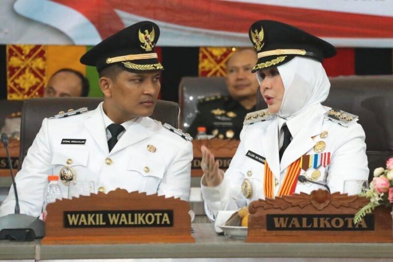 Wali Kota Banda Aceh Illiza Sa'aduddin Djamal bersama Wakil Walikota Afdhal Khalilullah berkomitmen mengentaskan kemiskinan di Kota Banda Aceh. Foto: Humas Banda Aceh