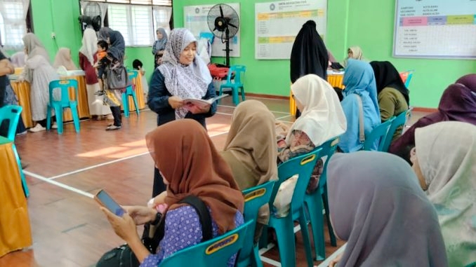 Kegiatan Posyandu di Gampong Kota Baru dalam upaya Pemko Banda Aceh mencegah stunting. Foto: Humas Banda Aceh 