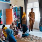 Bidang Kesehatan Masyarakat (Kesmas) Program Promosi Kesehatan dan Pemberdayaan Masyarakat Dinkes Banda Aceh saat melaksanakan supervisi fasilitatif ke Posyandu Matahari dan Posyandu Mutiara Hati, Senin (11/8/25). Foto: Dinkes Banda Aceh