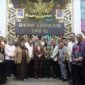 Gubernur Aceh, H. Muzakir Manaf dengan Ketua DPRA Zulfadhli, A.Md, dan para Anggota Baleg DPRA, foto bersama saat melakukan pertemuan dengan Badan Legislasi DPR- RI, di Ruang Rapat Baleg DPR-RI, Jakarta, Senin, (25/5/2026). Foto: Dok. Biro Adpim Setda Aceh