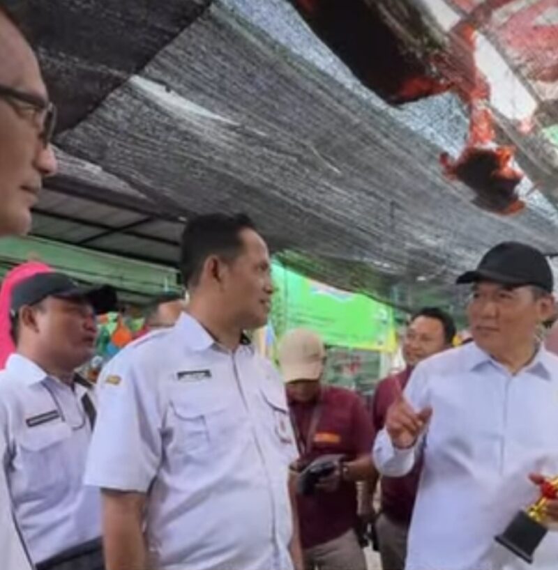 Pada masa reses beberapa waktu lalu, Anggota DPR RI Bambang Haryo Soekartono (BHS) menyempatkan untuk mengunjungi Pasar Porong, Sidoarjo, Jawa Timur.