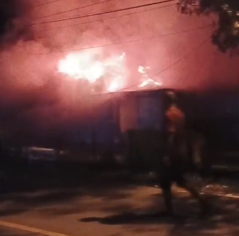 Kebakaran SPPG Gampong Jijiem Keumala Kabupaten Pidie, Kamis (21/5/2026) sekira pukul 03.40 WIB (Foto.IST).