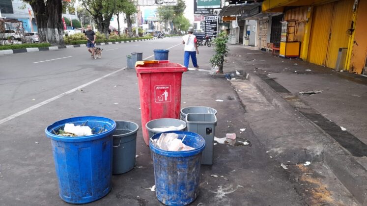 Tampak sampah Pasar memenuhi tampungan yang tersedia, Pasar tradisional merupakan pemasok sampah tersebar kedua setelah Rumah tangga di Kota Banda Aceh. Foto: Dok. Istimewa 