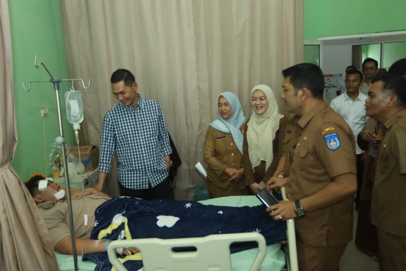 Sekda Aceh M. Nasir meninjau langsung pelayanan RSUD Kota Langsa dalam kunjungan sidak, Senin (11/5/2026). Foto: Dok. Istimewa 