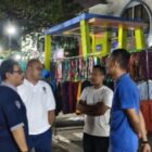 Satpol PP Kota Banda Aceh dan UPTD Pasar Kota Banda Aceh melakukan survei dan penataan Pedagang Kaki Lima (PKL) di Jalan Diponegoro. Foto: Dok. Istimewa 