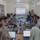 Disnaker gelar Pelatihan Aplikasi Sistem Informasi Ketenagakerjaan (Sinaker) bagi aparatur gampong dan perusahaan di wilayah Kota Banda Aceh yang berlangsung di aula Dinas Tenaga Kerja Kota Banda Aceh. Foto: Dok. Istimewa